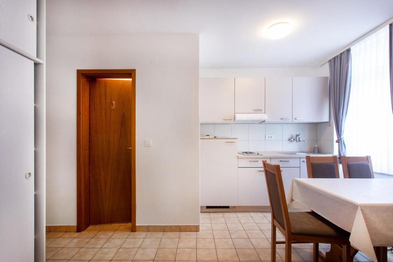 Apartmaji Pri Perotu Изола Экстерьер фото