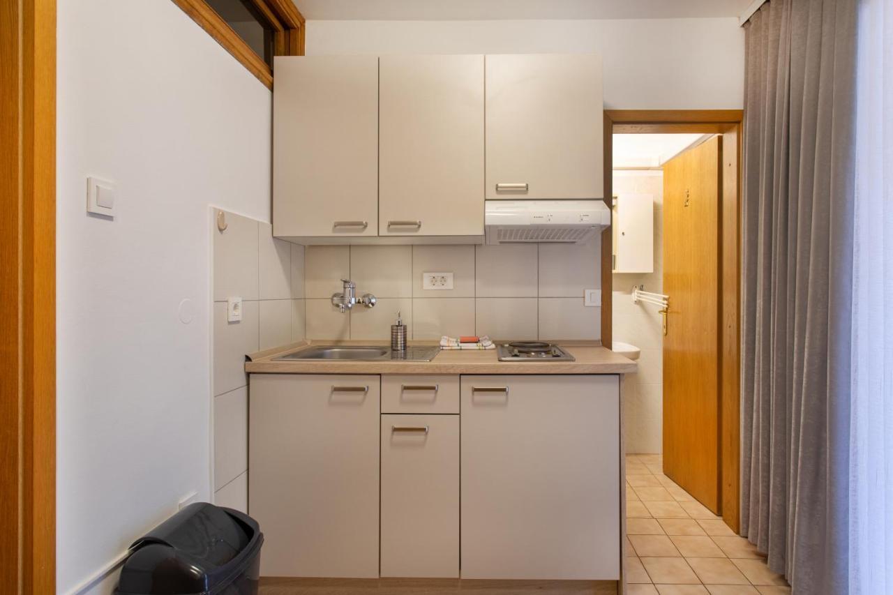 Apartmaji Pri Perotu Изола Экстерьер фото