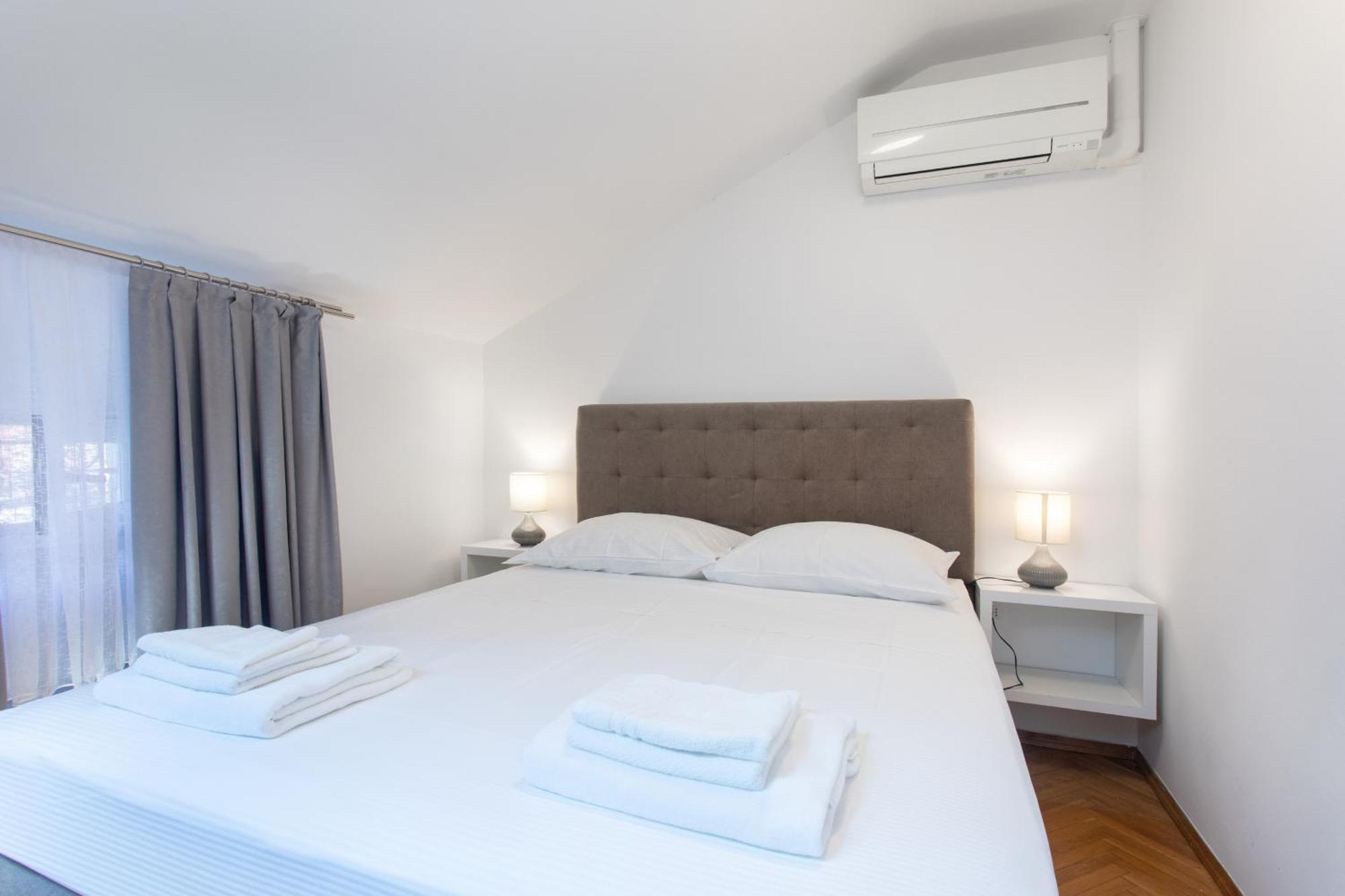 Apartmaji Pri Perotu Изола Экстерьер фото